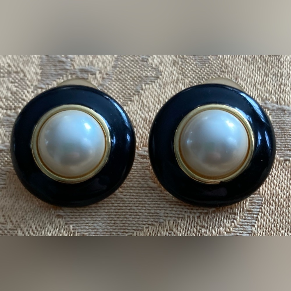 MARVELLA Signed, Vintage Black & Gold Button Stud Earrings